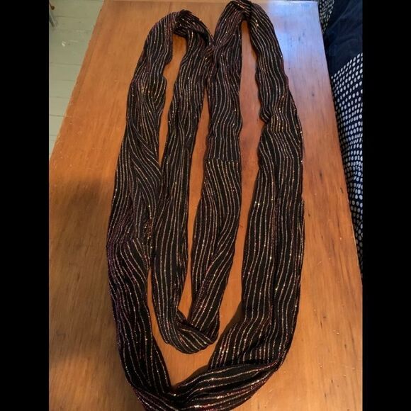 Black and red gold striped infinity scarf - Picture 2 of 2